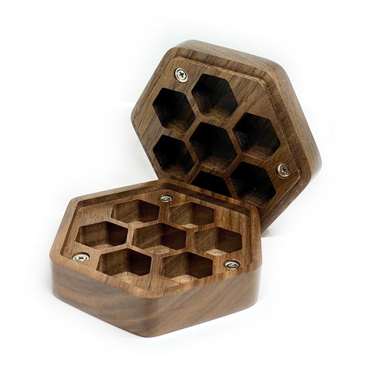 Wooden maple dnd skull dice case open
